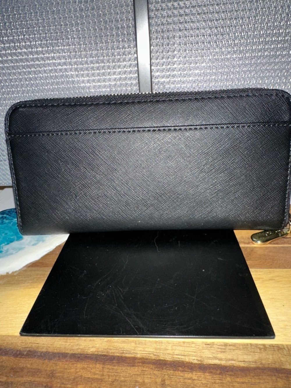 Karl Lagerfeld Black Wallet with Pink Sunglasses and Red Heart - Picture 2 of 3